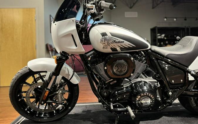 2024 Indian Motorcycle® Sport Chief Ghost White Metallic Smoke