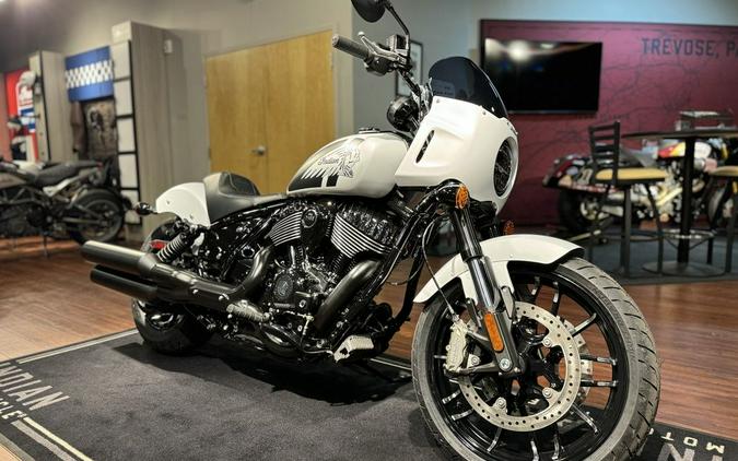 2024 Indian Motorcycle® Sport Chief Ghost White Metallic Smoke