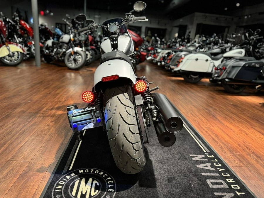 2024 Indian Motorcycle® Sport Chief Ghost White Metallic Smoke