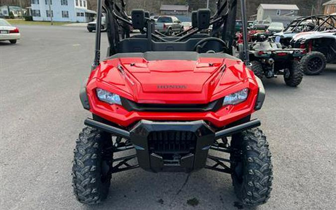 2023 Honda Pioneer 1000-6 Deluxe Crew