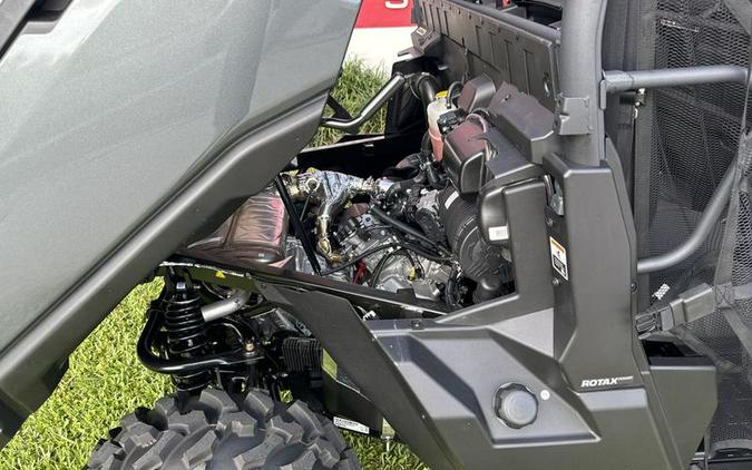 2024 Can-Am® Defender MAX XT HD10