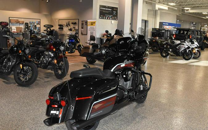 2026 Indian Motorcycle® Challenger Dark Horse Signature Series Abyss Metallic / Red Allert