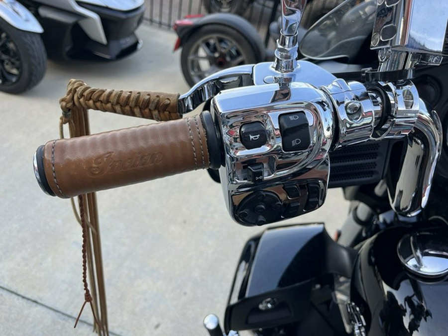 2016 Indian Roadmaster Thunder Black