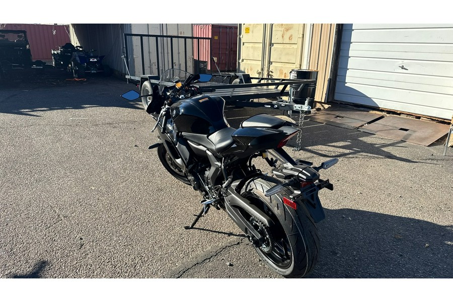 2025 Yamaha YZF-R7 CA