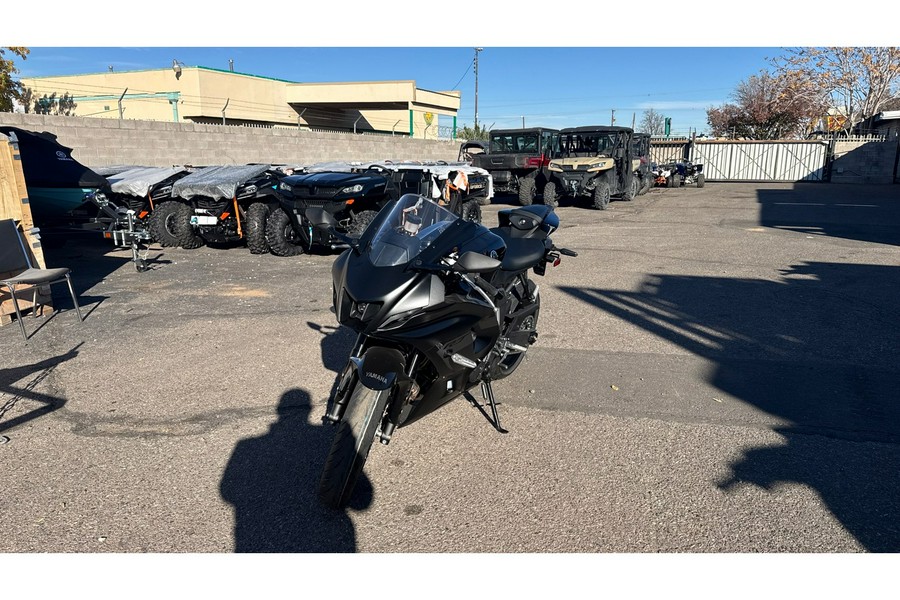 2025 Yamaha YZF-R7 CA