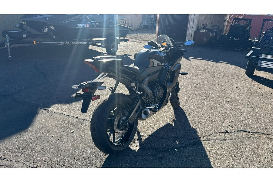 2025 Yamaha YZF-R7 CA