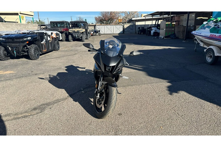 2025 Yamaha YZF-R7 CA