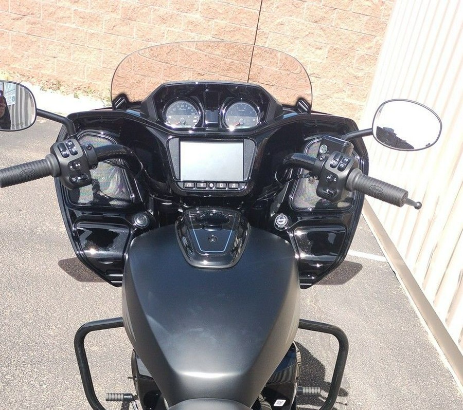 2026 Indian Motorcycle® Challenger® Dark Horse® 112 w/PowerBand Audio Black Smoke