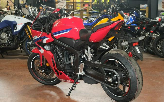 2026 Honda CBR650R E-Clutch