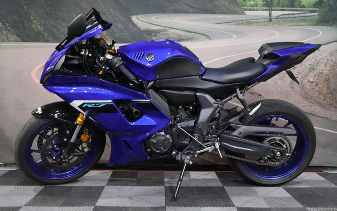 2025 Yamaha YZF-R7