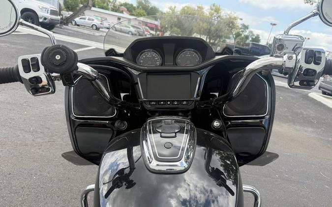 2021 Indian Motorcycle® Challenger® Limited Thunder Black Pearl