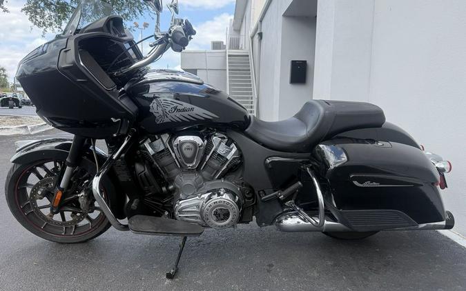 2021 Indian Motorcycle® Challenger® Limited Thunder Black Pearl