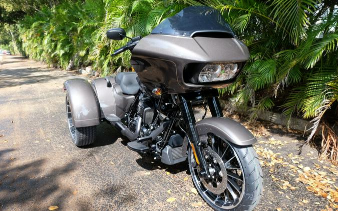 2023 FLTRT Road Glide® - In Gray Haze