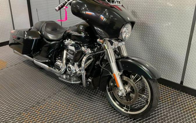 2018 Harley-Davidson Street Glide Base