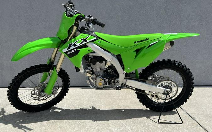 FIRST LOOK! 2024 KAWASAKI KX250, KX112, KX85 & KX65 MODELS