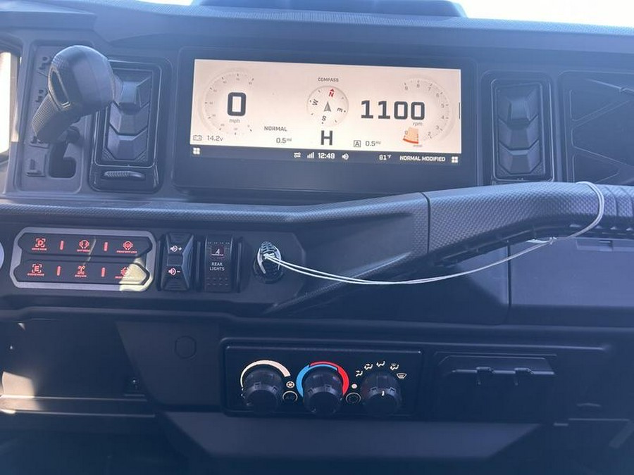 2026 Can-Am® Defender MAX LONE STAR CAB HD11