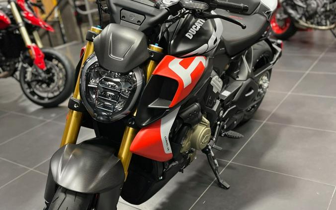 2026 Ducati Diavel V4 RS