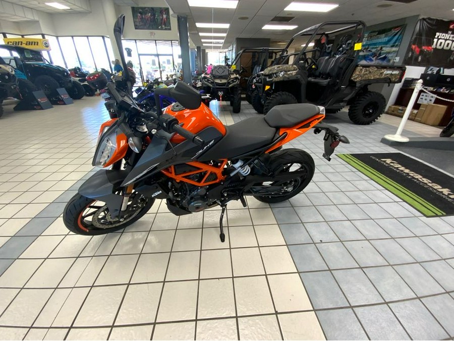 2023 KTM Duke 390