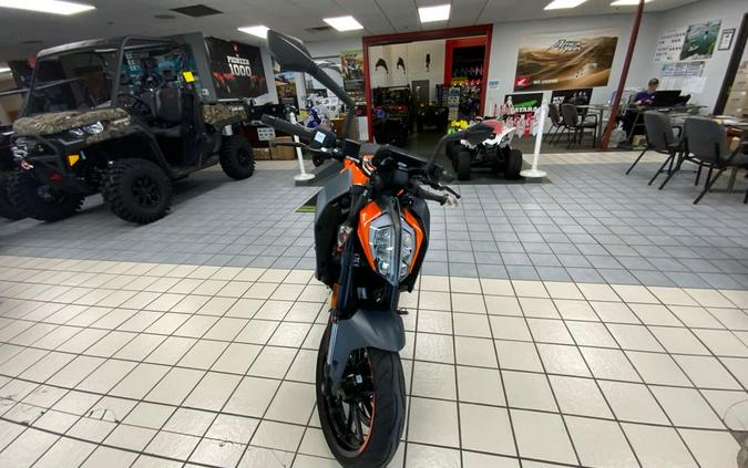 2023 KTM Duke 390