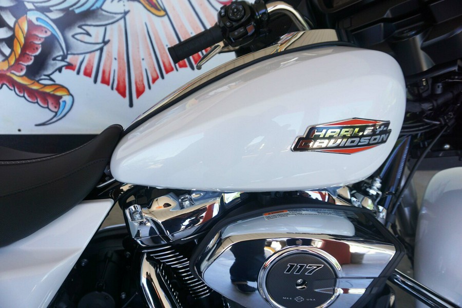 2024 Harley-Davidson Street Glide® White Onyx Pearl