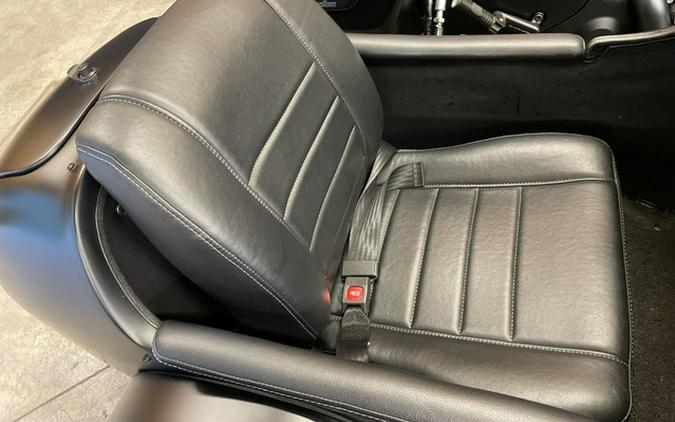 2021 Indian Chieftain Dark Horse Thunder Black Smoke