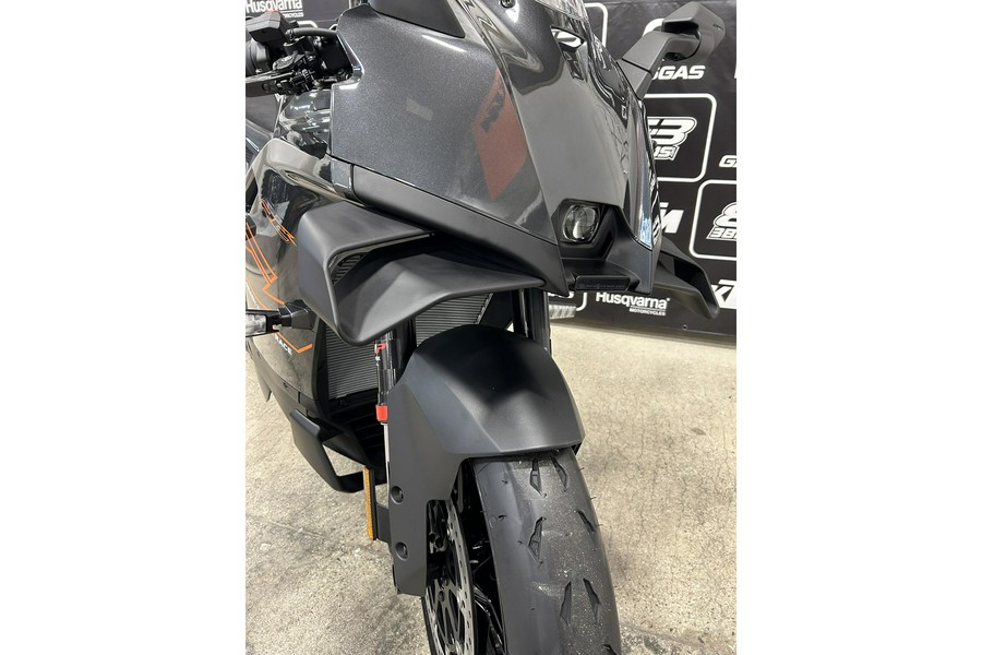 2026 990 RC R - KTM
