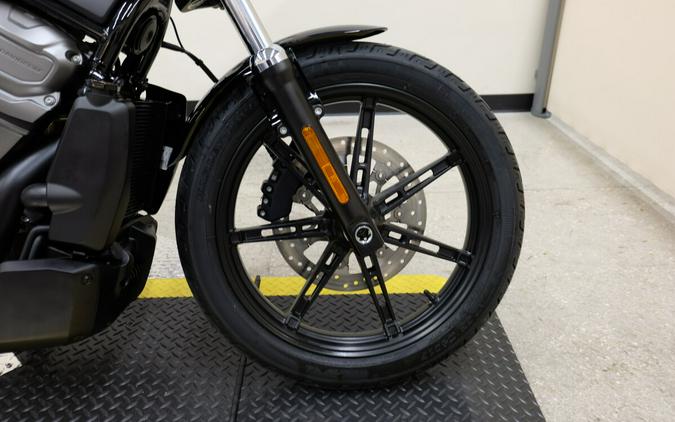 2024 RH975 Nightster™ Vivid Black