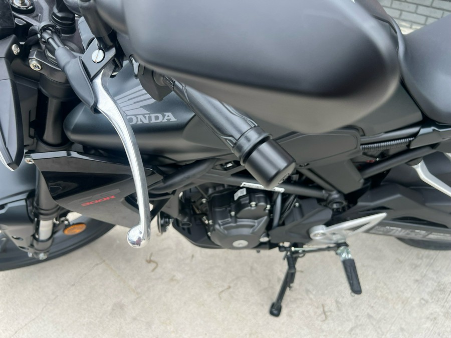2025 Honda CB300R ABS