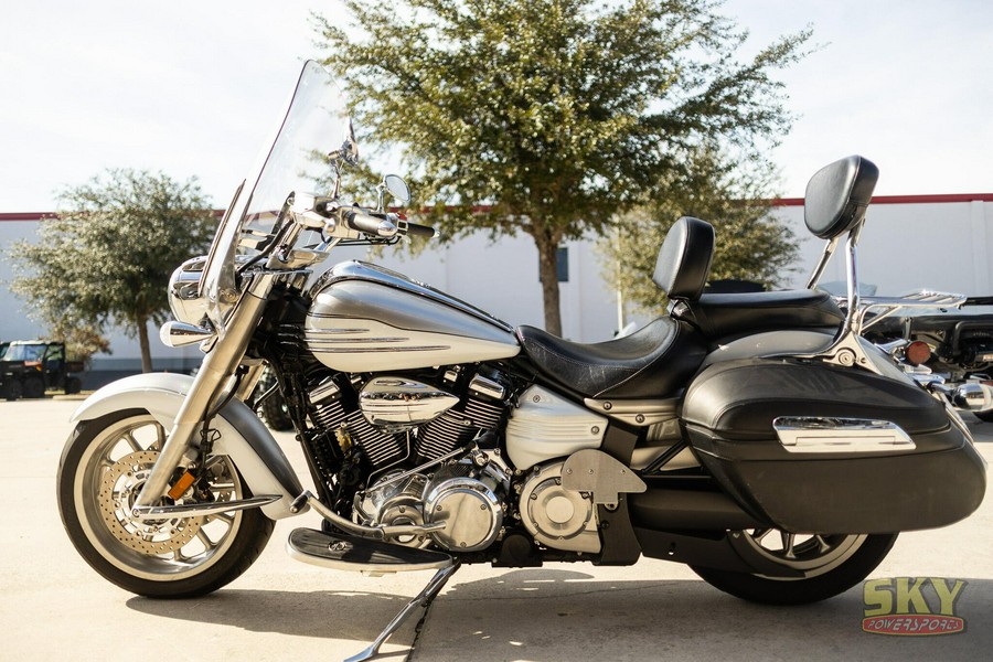 2009 Yamaha Stratoliner Base