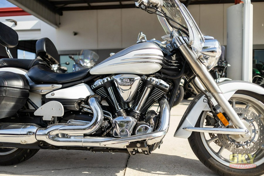 2009 Yamaha Stratoliner Base