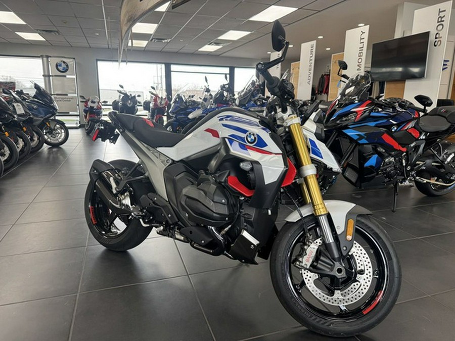 2026 BMW R 1300 R Performance 1300 R