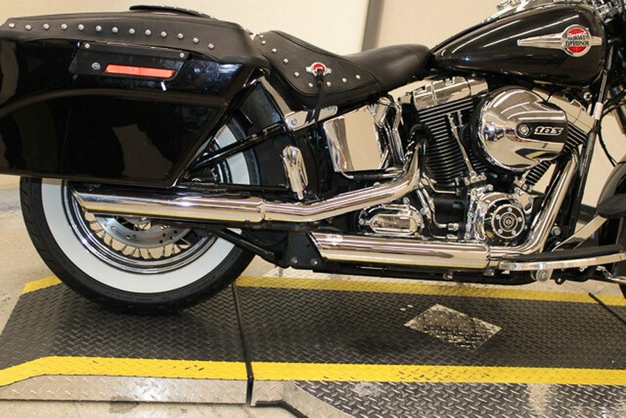 Used 2017 Harley-Davidson Heritage Softail Classic FLSTC Motorcycle For Sale In Miami, Florida