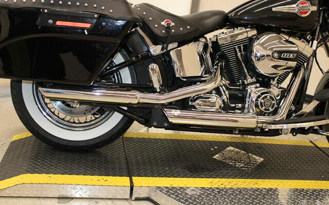 Used 2017 Harley-Davidson Heritage Softail Classic FLSTC Motorcycle For Sale In Miami, Florida