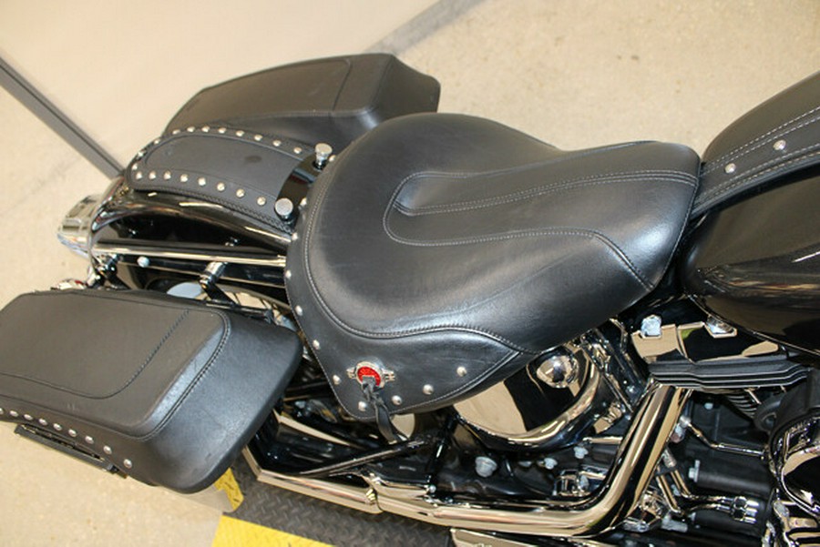 Used 2017 Harley-Davidson Heritage Softail Classic FLSTC Motorcycle For Sale In Miami, Florida