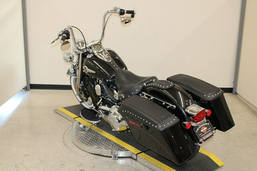 Used 2017 Harley-Davidson Heritage Softail Classic FLSTC Motorcycle For Sale In Miami, Florida