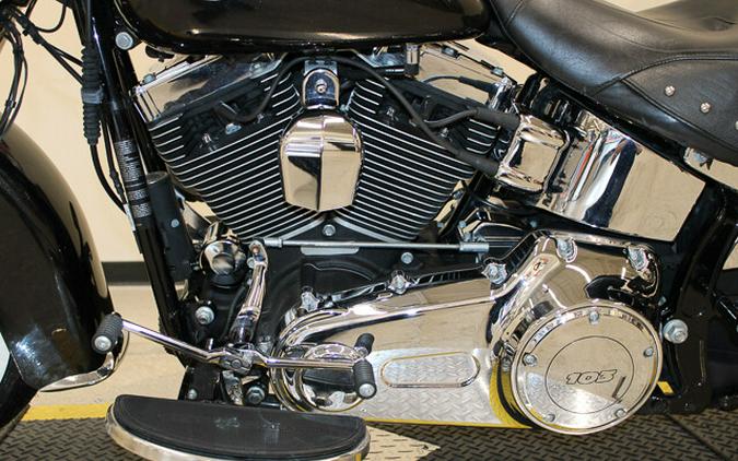 Used 2017 Harley-Davidson Heritage Softail Classic FLSTC Motorcycle For Sale In Miami, Florida