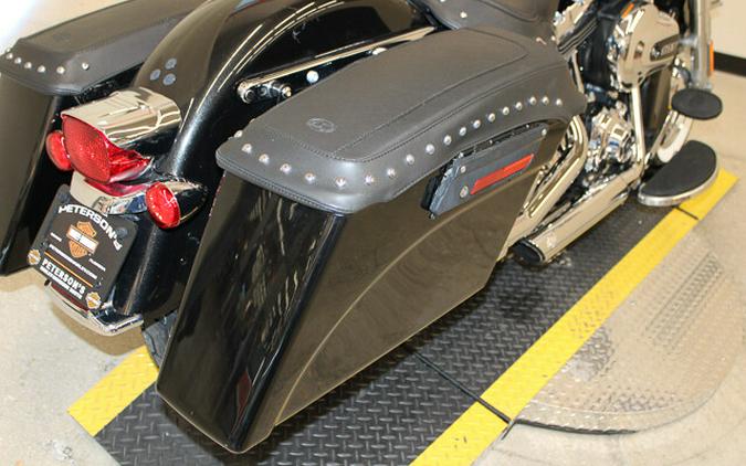 Used 2017 Harley-Davidson Heritage Softail Classic FLSTC Motorcycle For Sale In Miami, Florida