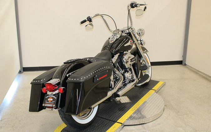 Used 2017 Harley-Davidson Heritage Softail Classic FLSTC Motorcycle For Sale In Miami, Florida