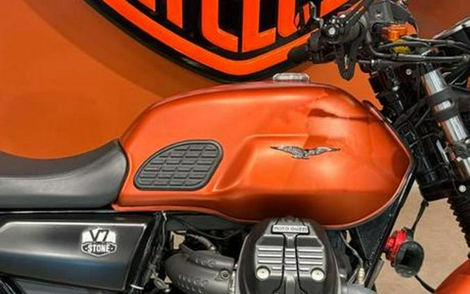 2021 MOTO V7