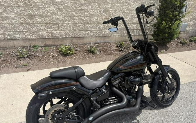2017 Harley-Davidson® FXSE - CVO™ Pro Street Breakout®
