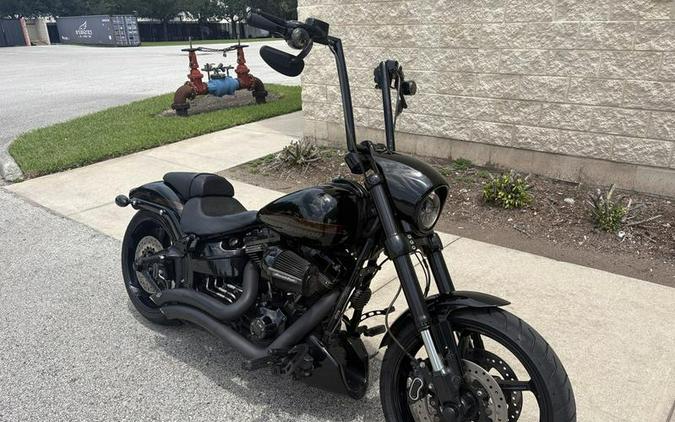 2017 Harley-Davidson® FXSE - CVO™ Pro Street Breakout®