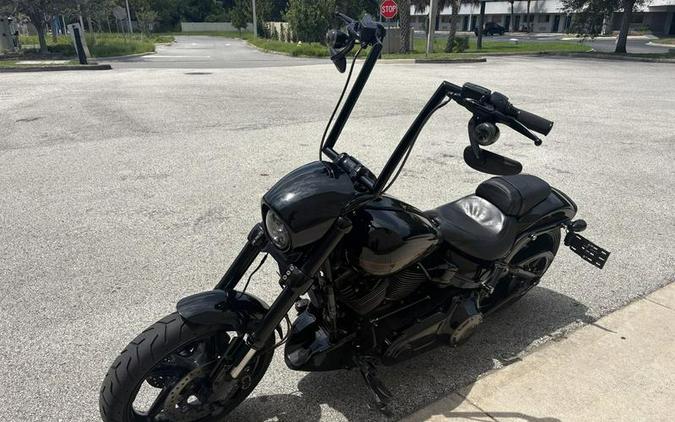 2017 Harley-Davidson® FXSE - CVO™ Pro Street Breakout®