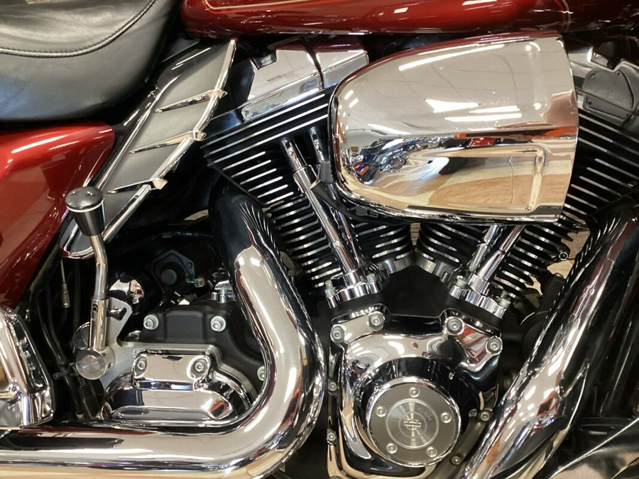 2009 Harley-Davidson® Electra Glide® Ultra Classic® Red Hot Sunglo