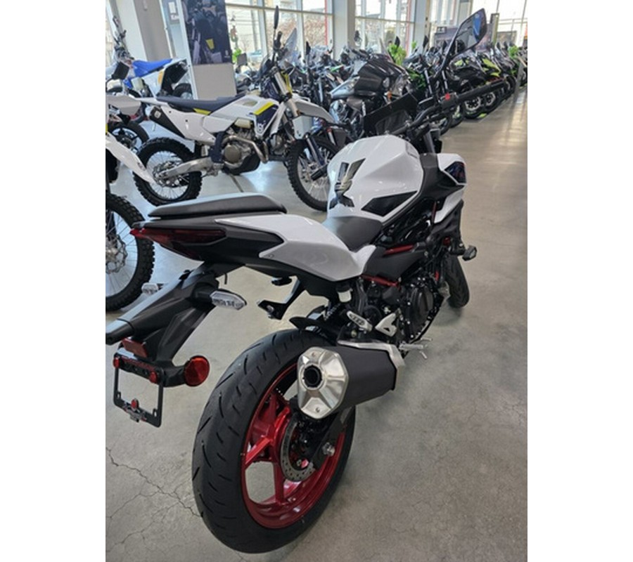 2026 Kawasaki Z500 SE ABS