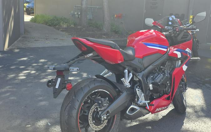 2025 Honda CBR650R E-Clutch
