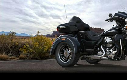 2016 Harley-Davidson Tri Glide Ultra Vivid Black