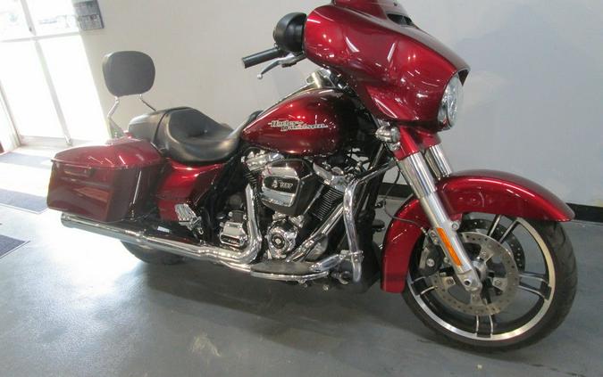 2017 Harley-Davidson® FLHXS - Street Glide® Special