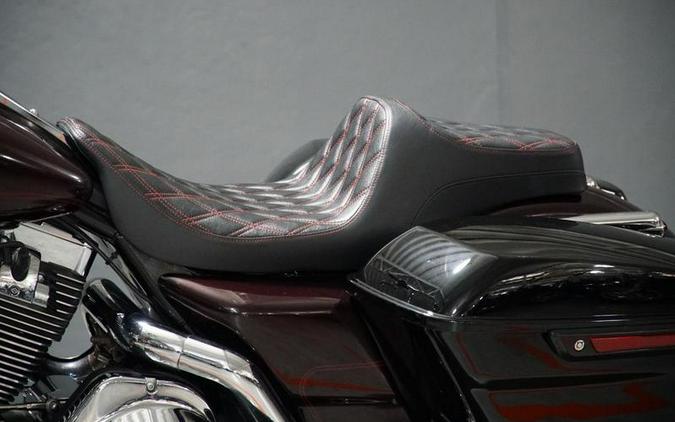 2006 Harley-Davidson® FLHRCI - Road King® Classic