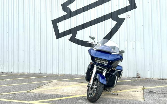 2015 Harley-Davidson® CVO™ Road Glide® Ultra Abyss Blue Crushed Sapphire