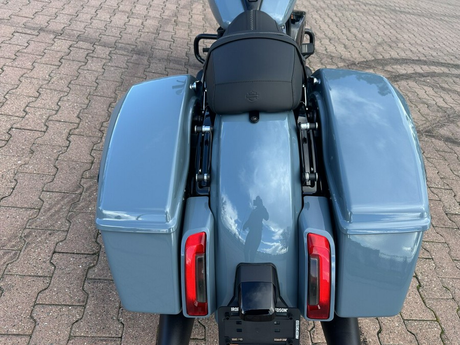 FLTRX 2024 Road Glide®